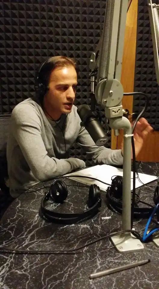 Izidor in radio studio